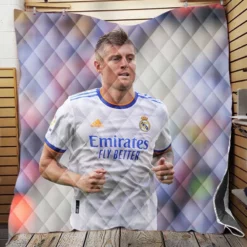 Confident Soccer Player Toni Kroos Quilt Blanket
