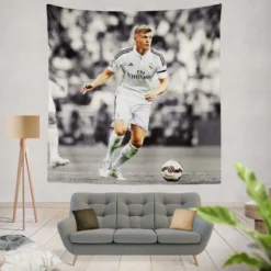 Determined Madrid Footballer Toni Kroos Tapestry