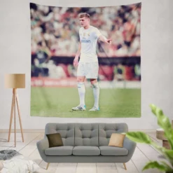 Toni Kroos Focused Madrid Football Player Tapestry