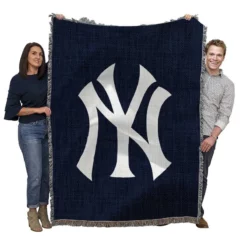 New York Yankees Graceful MLB Team Woven Blanket