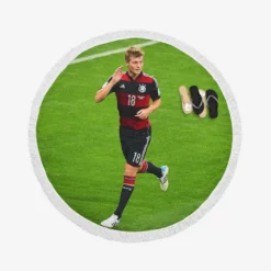 Toni Kroos Committed Gernamy Sports Player Round Beach Towel